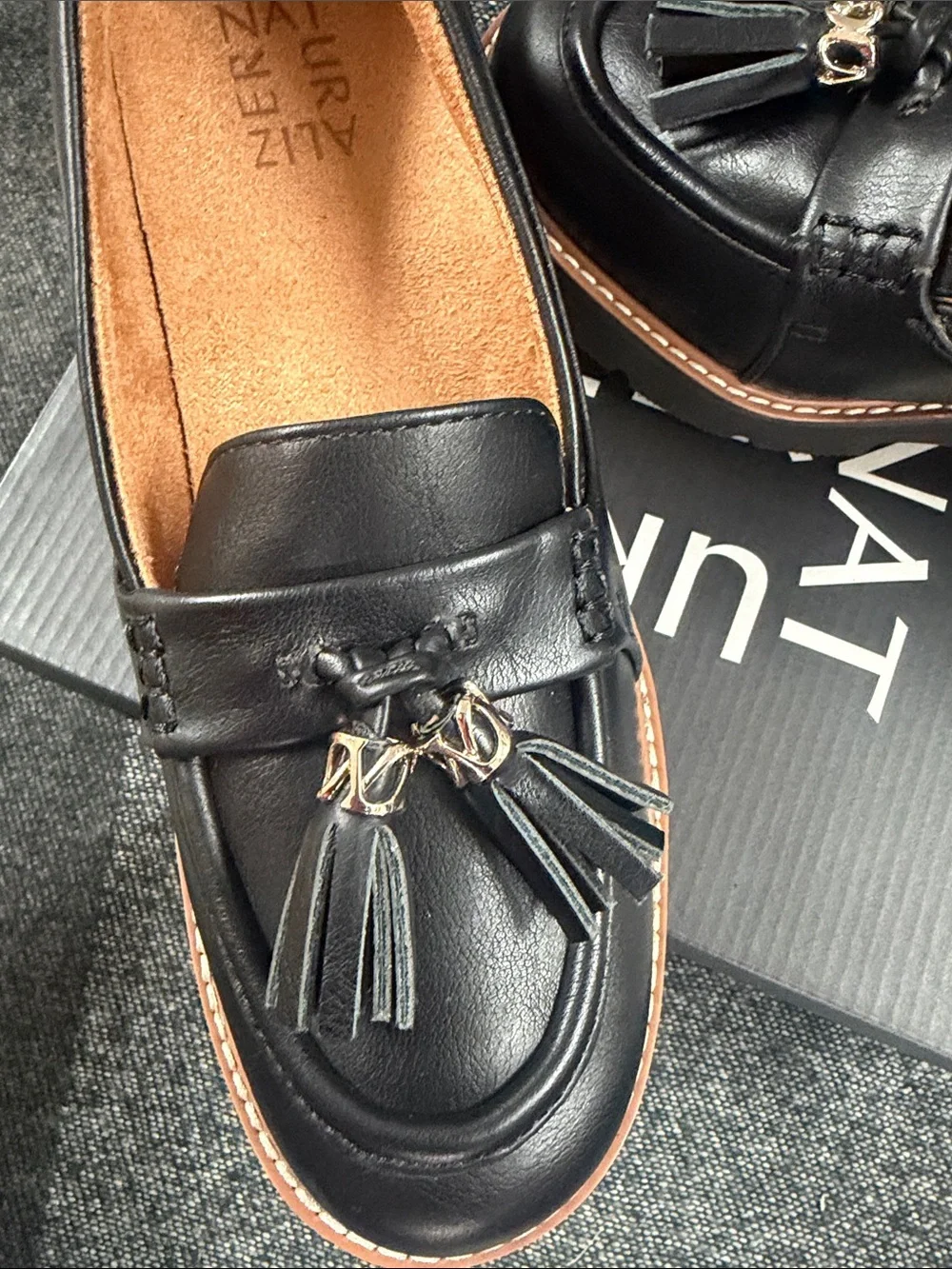 Naturalizer Black Leather Tassel Platform Loafers